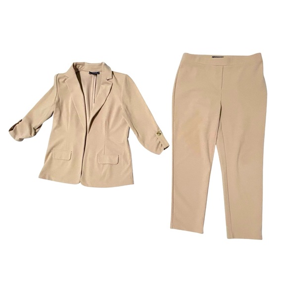 NYC Pants - Women’s NY&C Tan Suit | Size Medium